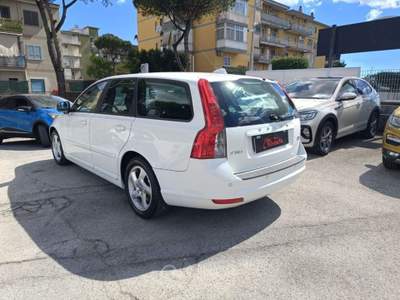 Volvo V50 1.6 D2 POLAR Bianco usata Volla