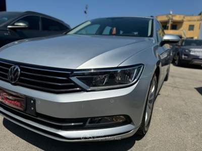 Volkswagen Passat 2.0 TDI 150 Cv DSG Executive BlueMotion Tech. Argento usata Volla