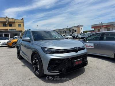 Volkswagen Tiguan 2.0 TDI 150 CV DSG R-Line Grigio usata Volla
