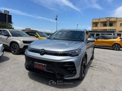 Volkswagen Tiguan 2.0 TDI 150 CV DSG R-Line Grigio usata Volla