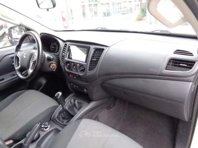 Mitsubishi L200 2300 D DOUBLE CAB 4x4 CARPLAY ITALIANA Bianco usata Roma