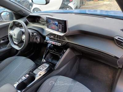 Peugeot 2008 1200 PURETECH ALLURE 130CV EAT8 CARPLAY NAV CAM Blu/Azzurro usata Roma