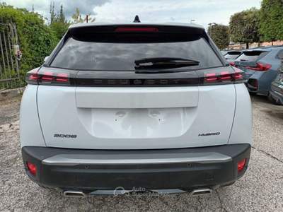 Peugeot 2008 1200 HYBRID ALLURE 145CV E-DCS6 CARPLAY FULL LED Bianco usata Roma