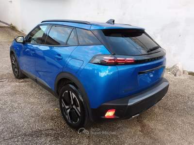 Peugeot 2008 1200 PURETECH ALLURE 130CV EAT8 CARPLAY NAV CAM Blu/Azzurro usata Roma