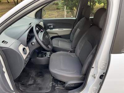 Dacia Lodgy 1.5 dCi 110CV 7 posti Lauréate Bianco usata San Michele di Serino