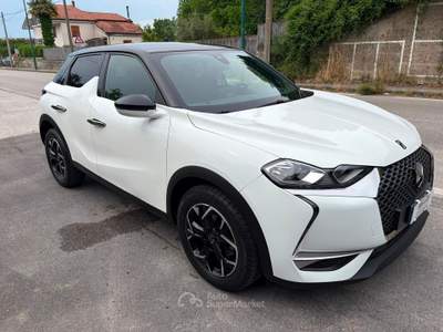 DS Automobiles DS 3 Ds DS3 3 Crossback 1.5 BlueHDi 110cv So Chic Bianco usata San Michele di Serino