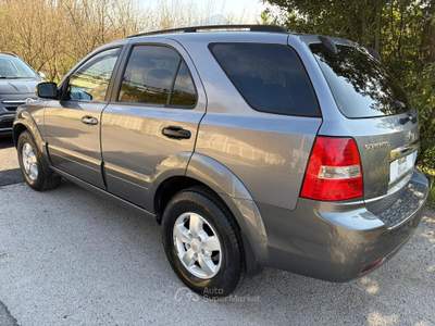 Kia Sorento 2.5 CRDI 4WD 170cv Active Class Grigio usata San Michele di Serino