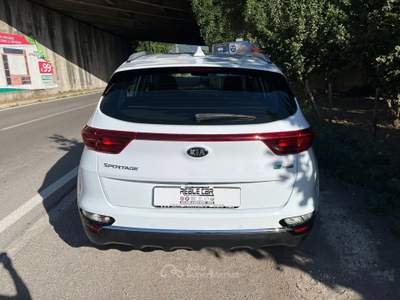 Kia Sportage 136CV 2WD Mild Hybrid Style Bianco usata San Michele di Serino