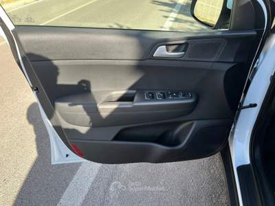 Kia Sportage 136CV 2WD Mild Hybrid Style Bianco usata San Michele di Serino