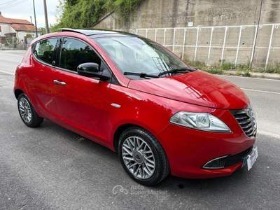Lancia Ypsilon Gpl 69CV Tetto Ecochic Platinum Rosso usata San Michele di Serino