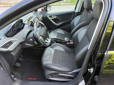 Peugeot 2008 1.6 BlueHDi 120cv S&S tetto Allure Nero usata San Michele di Serino