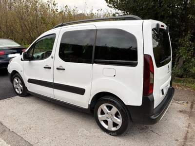 Peugeot Partner Tepee 1.6 HDi 115CV 7P Outdoor Bianco usata San Michele di Serino