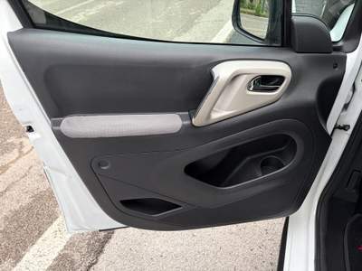 Peugeot Partner Tepee 1.6 HDi 115CV 7P Outdoor Bianco usata San Michele di Serino
