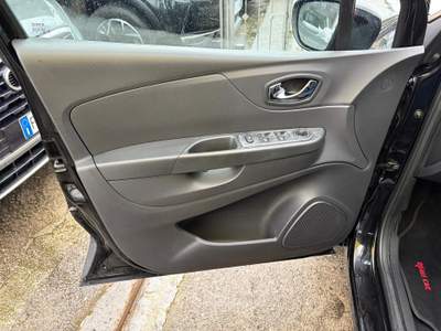 Renault Captur 0.9 TCe 90CV S&S Live Nero usata San Michele di Serino