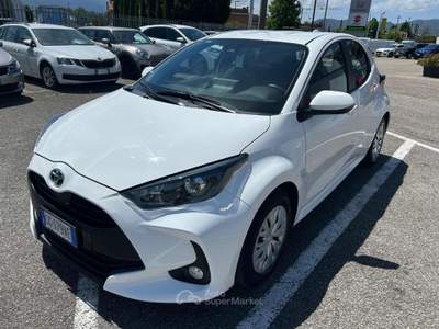 Toyota Yaris 1.5 Hybrid 5 porte Style Bianco usata Massarosa