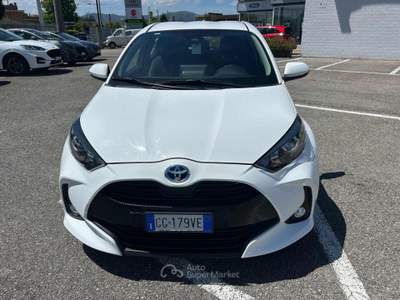 Toyota Yaris 1.5 Hybrid 5 porte Style Bianco usata Massarosa