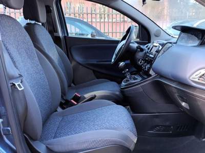 Lancia Ypsilon 1000 HYBRID SILVER 70CV STEREO USB ITALIA Blu/Azzurro usata Vetralla