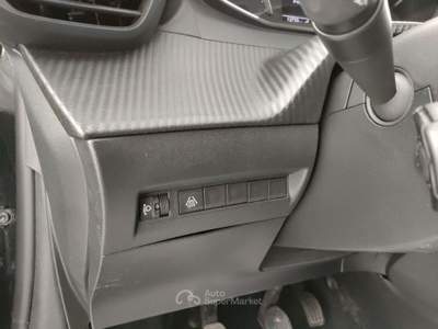 Peugeot 208 PureTech 75 Stop&Start 5 porte Active Nero usata Barletta