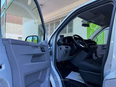 Volkswagen Caravelle T6.1 2.0 4MOTION 9P GARANZIA Argento usata Riccione