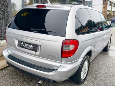 Chrysler Voyager / Grand Voyager 2.8CRD 7posti LX Leather Auto Argento usata Tarcento