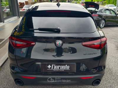 Alfa Romeo Stelvio 2.2 Turbodiesel 190 CV AT8 Q4 Sprint Nero usata Tarcento