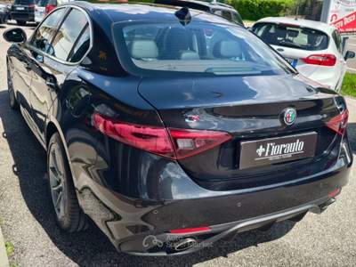Alfa Romeo Giulia Veloce 210 CV AT8 AWD Q4 Nero usata Tarcento