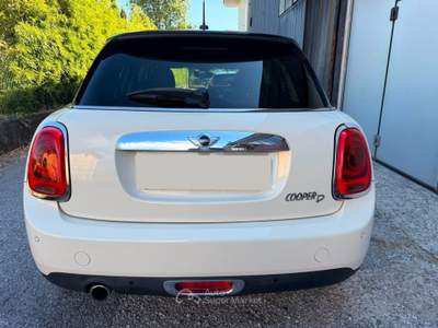 MINI Cooper 1.5 Cooper D Business 5 porte Bianco usata CALCINATO
