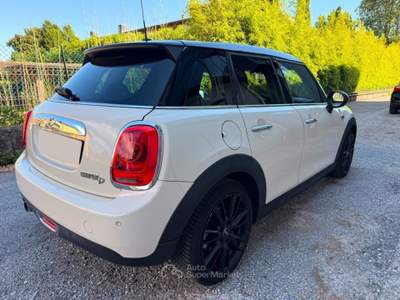 MINI Cooper 1.5 Cooper D Business 5 porte Bianco usata CALCINATO