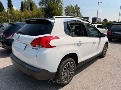 Peugeot 2008 1° serie 1.4 HDi 68CV Active Bianco usata CALCINATO