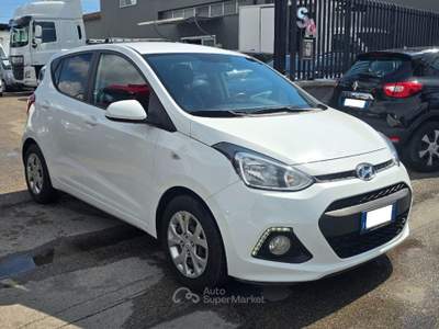 Hyundai i10 1.0 MPI Login A/T Bianco usata Frattaminore