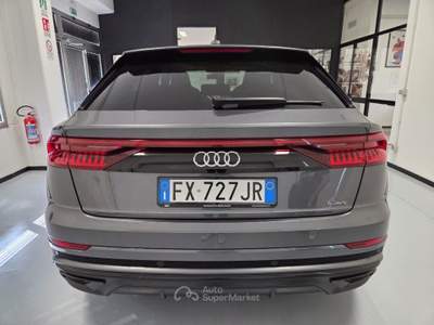 Audi Q8 55 TFSI quattro Sline IVA ESPOSTA Grigio usata Parma