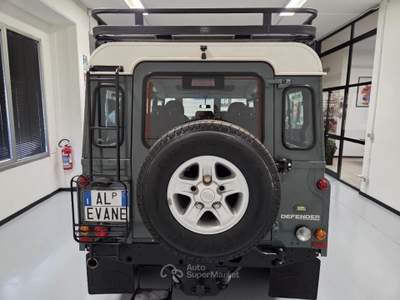 Land Rover Defender 110 2.4 TD4 SE DA AMATORE Verde usata Parma