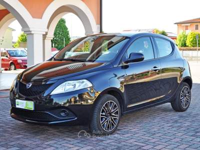 Lancia Ypsilon 1.3 MJT 16V 95 CV 5 porte S&S Gold Nero usata Saonara