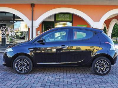 Lancia Ypsilon 1.3 MJT 16V 95 CV 5 porte S&S Gold Nero usata Saonara