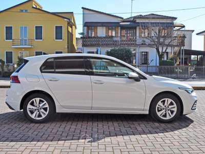 Volkswagen Golf 2.0 TDI 150 CV DSG SCR Life Bianco usata Saonara