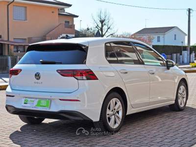 Volkswagen Golf 2.0 TDI 150 CV DSG SCR Life Bianco usata Saonara