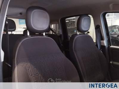 Fiat Panda Panda 1.0 firefly hybrid city cross s&s 70cv 5p.ti Nero usata Sesto Fiorentino