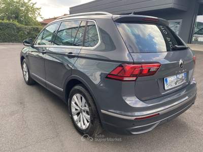 Volkswagen Tiguan 2.0 TDI LIFE 150CV DSG, AZIENDALE Giallo usata Paderno Franciacorta