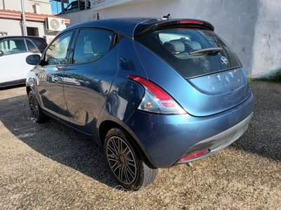 Lancia Ypsilon 1000 HYBRID SILVER 70CV STEREO USB ITALIA Blu/Azzurro usata Pistoia