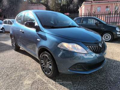 Lancia Ypsilon 1000 HYBRID SILVER 70CV STEREO USB ITALIA Blu/Azzurro usata Pistoia