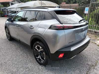 Peugeot 2008 1200 HYBRID ALLURE 145CV E-DCS6 CARPLAY FULL LED Argento usata Pistoia