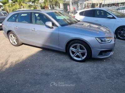 Audi A4 Avant 30 TDI/136 CV S tronic Business Grigio usata Gragnano