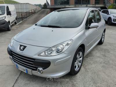 Peugeot 307 SOLO 95.511 KM. Argento usata CANELLI
