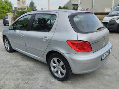 Peugeot 307 SOLO 95.511 KM. Argento usata CANELLI