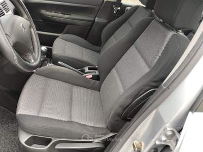 Peugeot 307 SOLO 95.511 KM. Argento usata CANELLI
