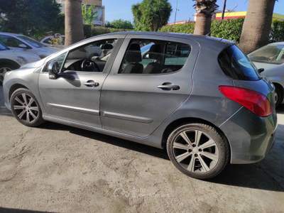 Peugeot 308 peugeot 308 1.6 hdi 110cv Tetto panorami lega Grigio usata Sant'Egidio del Monte Albino