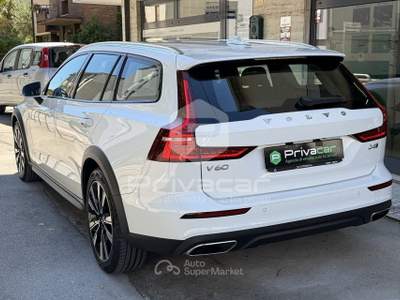 Volvo V60 Cross Country VOLVO V60 Cross Country D4 AWD Geartronic Pro Bianco usata Padova