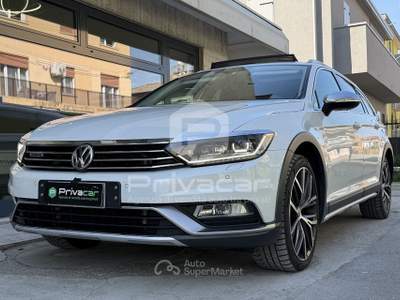 Volkswagen Passat VOLKSWAGEN Passat Business Alltrack 2.0 BiTDI 240 CV 4MOT DSG Exec. BMT Bianco usata Padova