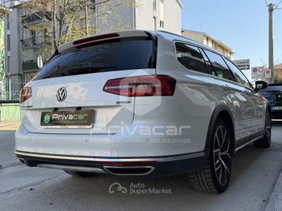 Volkswagen Passat VOLKSWAGEN Passat Business Alltrack 2.0 BiTDI 240 CV 4MOT DSG Exec. BMT Bianco usata Padova