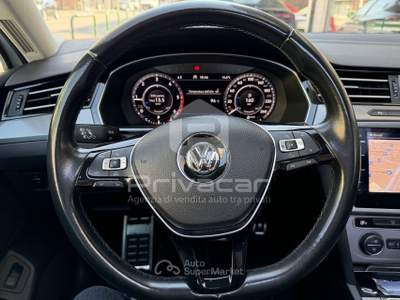 Volkswagen Passat VOLKSWAGEN Passat Business Alltrack 2.0 BiTDI 240 CV 4MOT DSG Exec. BMT Bianco usata Padova
